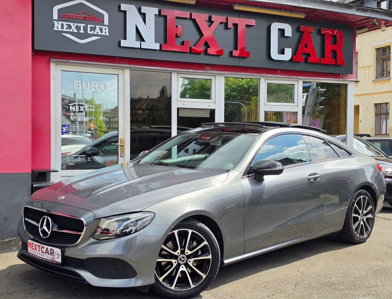 MERCEDES-BENZ E 220 d Avantgarde Coupe/Auto/Pano/Navi/Kamera