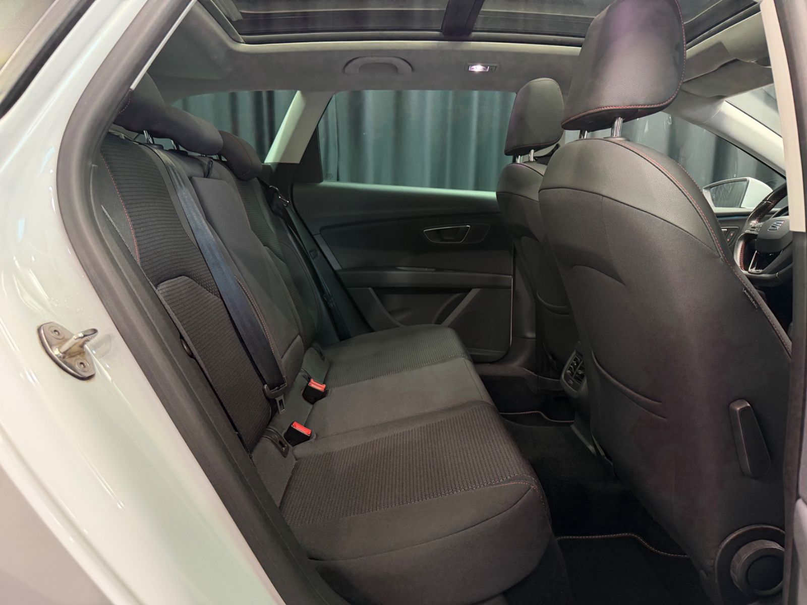 Fahrzeugabbildung SEAT Leon ST FR |RF-CAM|2.HAND