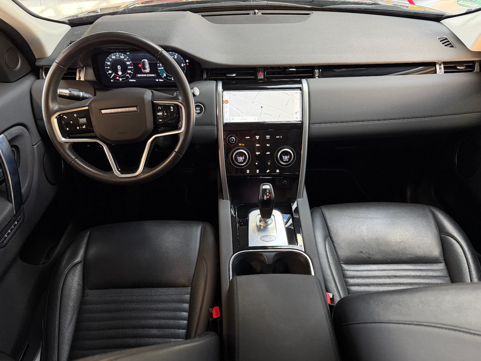 Fahrzeugabbildung Land Rover Discovery Sport SE AWD/PANO/KAMERA/LEDER/LED