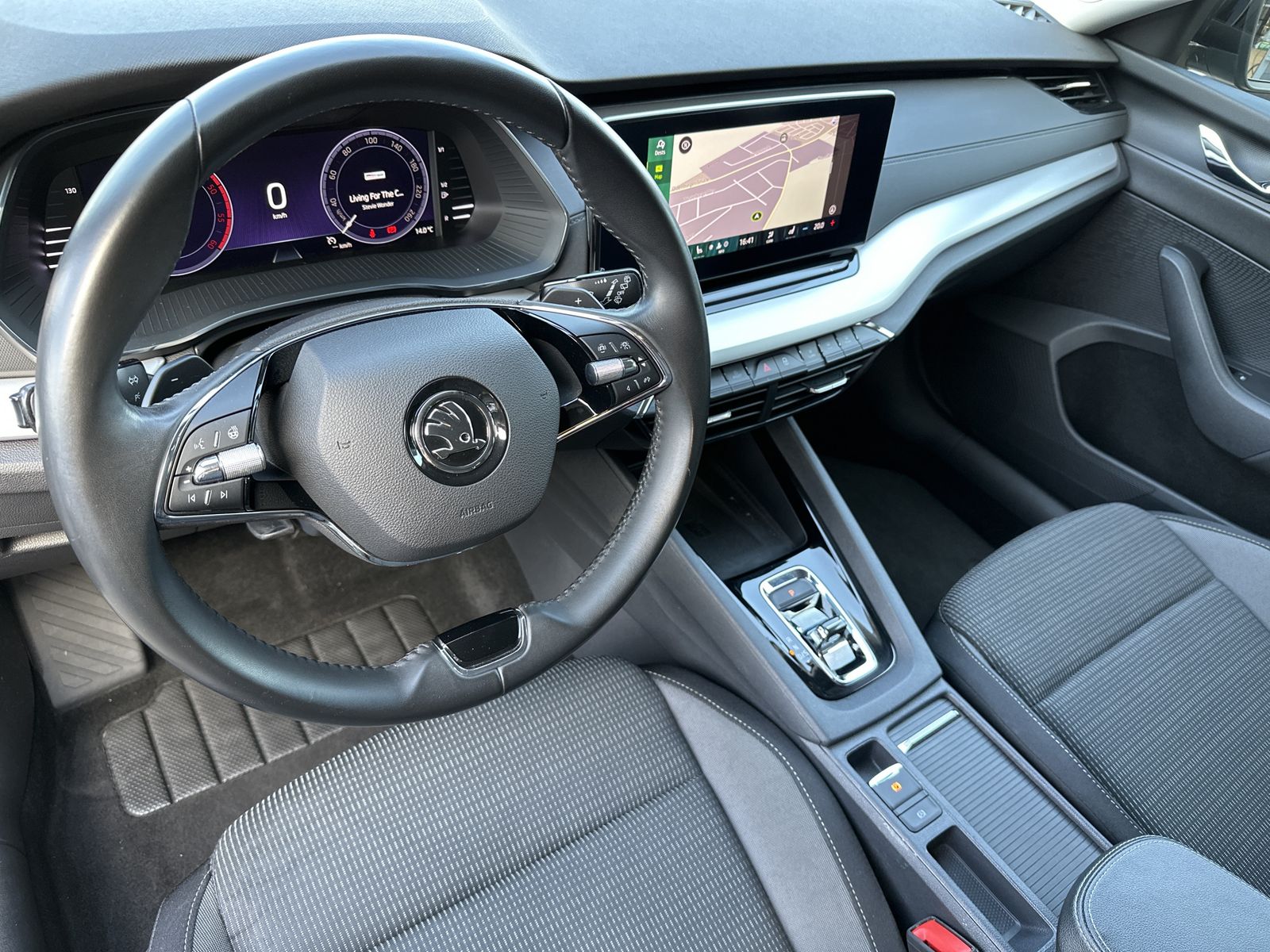 Fahrzeugabbildung SKODA Octavia Combi 2.0 TDI DSG Ambition NAV+LED+ACC