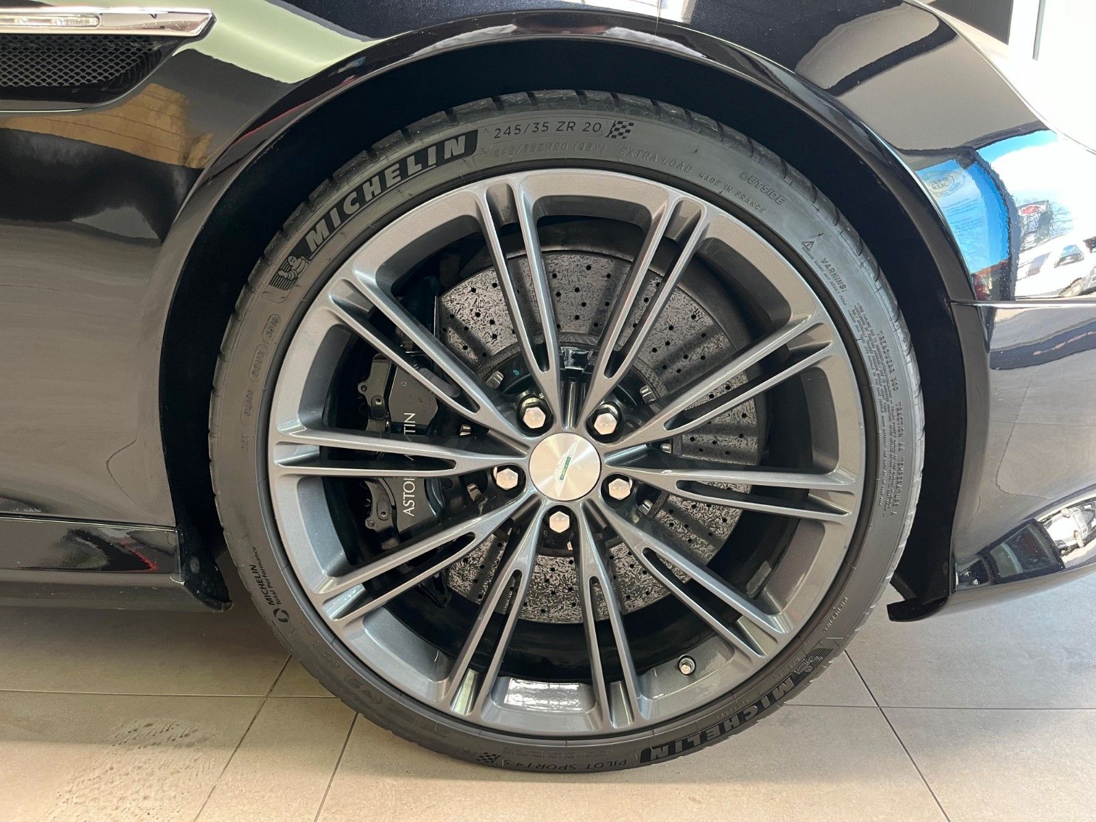 Fahrzeugabbildung Aston Martin DB9 / Virage Volante V12*Carbon-Ceramic-Brakes*