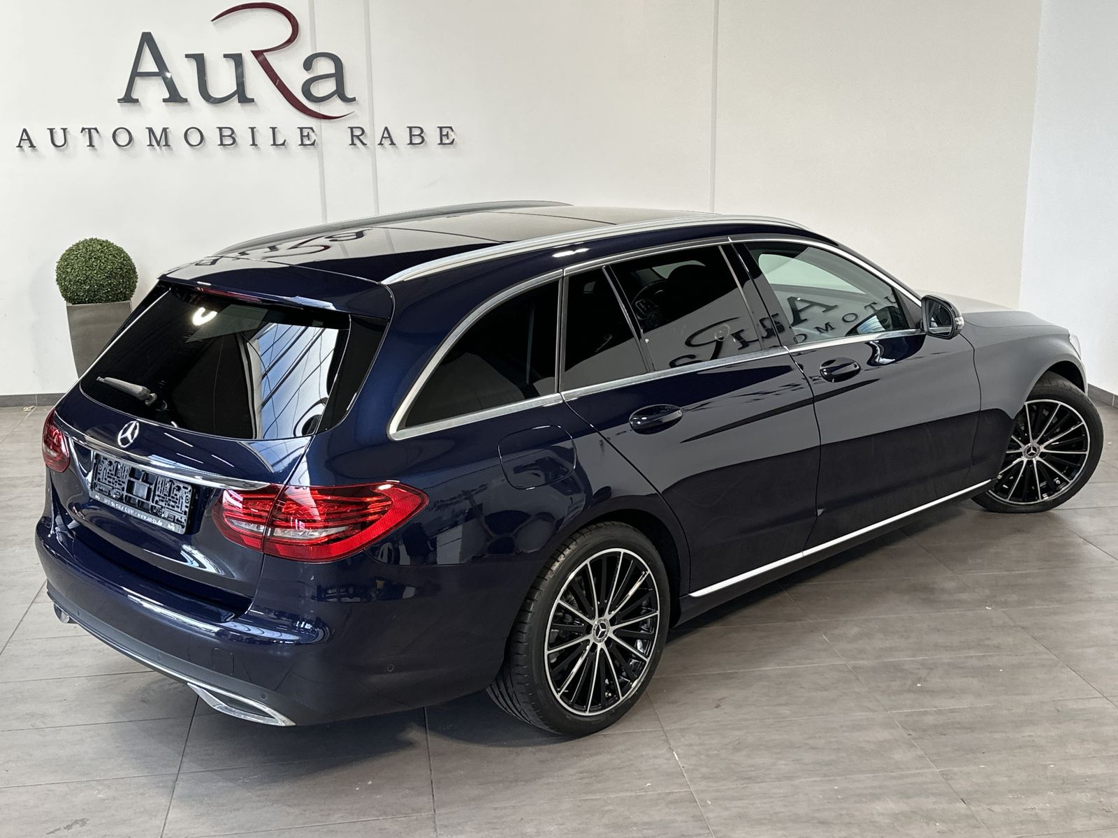 Fahrzeugabbildung Mercedes-Benz C 220d T Avantgarde NAV+LED+PANORAMA+DISTRONIC