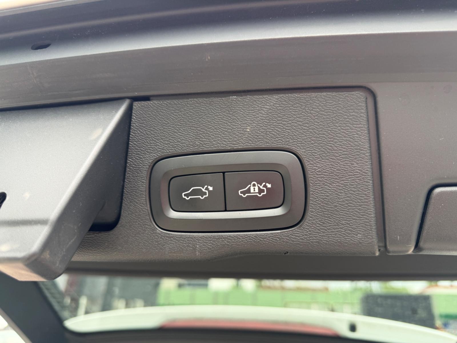 Volvo XC 60  Momentum Pro AWD*H&K*ACC*LED*AHK*