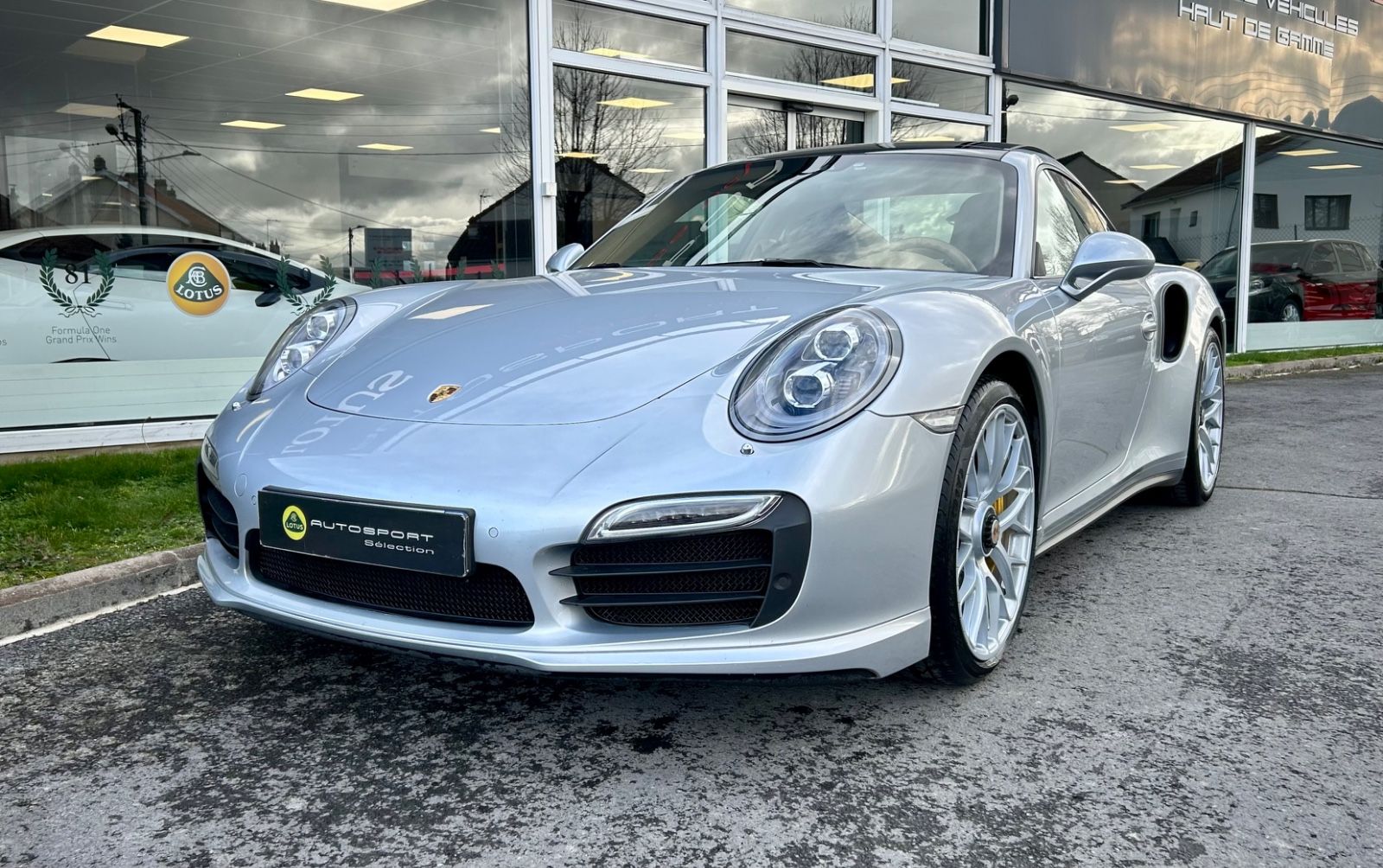 Porsche 911 Turbo S foto 2