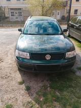 Volkswagen VW Passat 3B grün - Volkswagen Passat aus 1997: 3b
