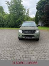 Nissan Pathfinder 2.5 dCi XE STIER BUNDESWEHR - Bundeswehr Fahrzeuge