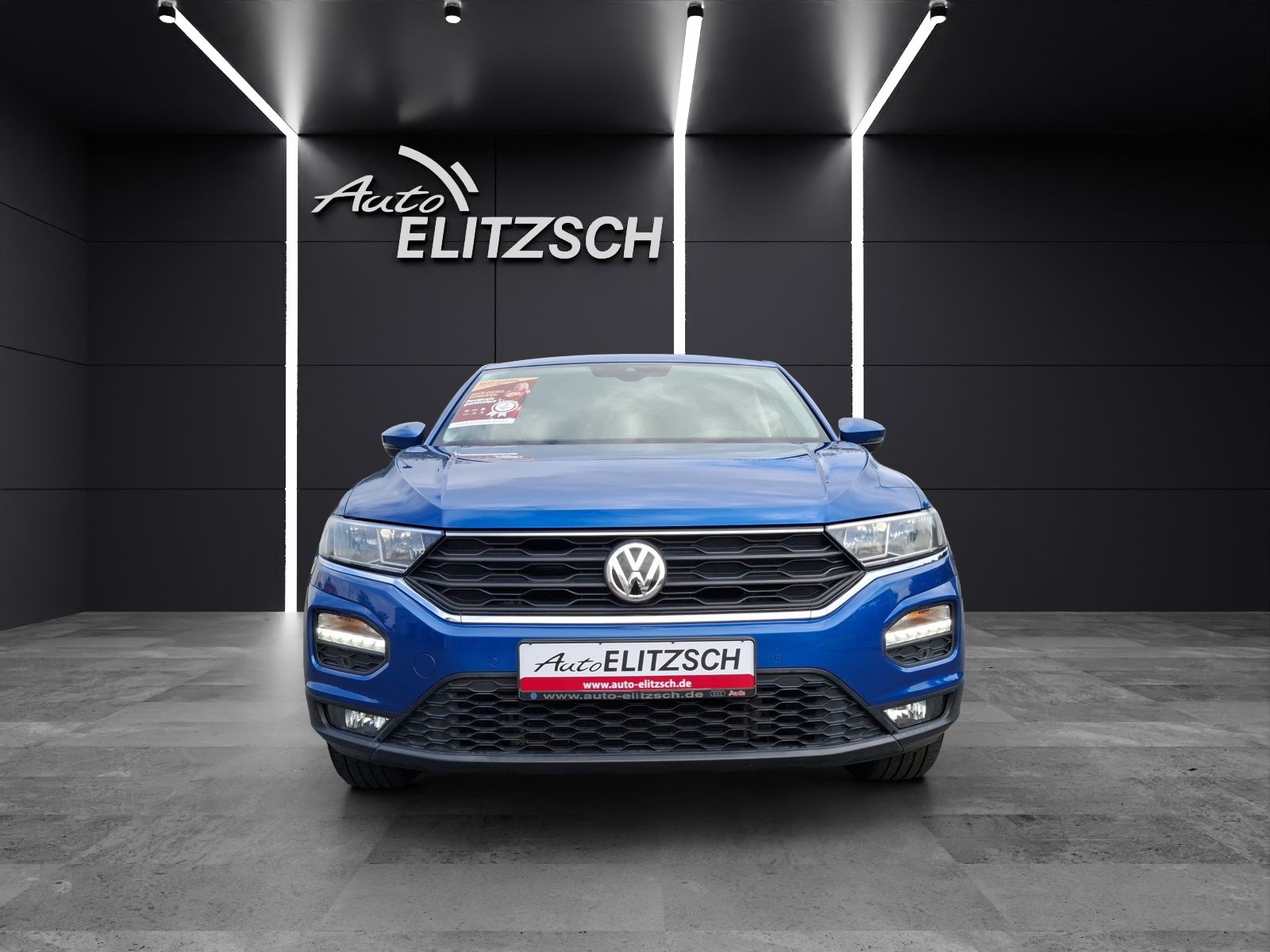 Fahrzeugabbildung Volkswagen T-Roc TSI CarPlay Klima GRA PDC SH LM