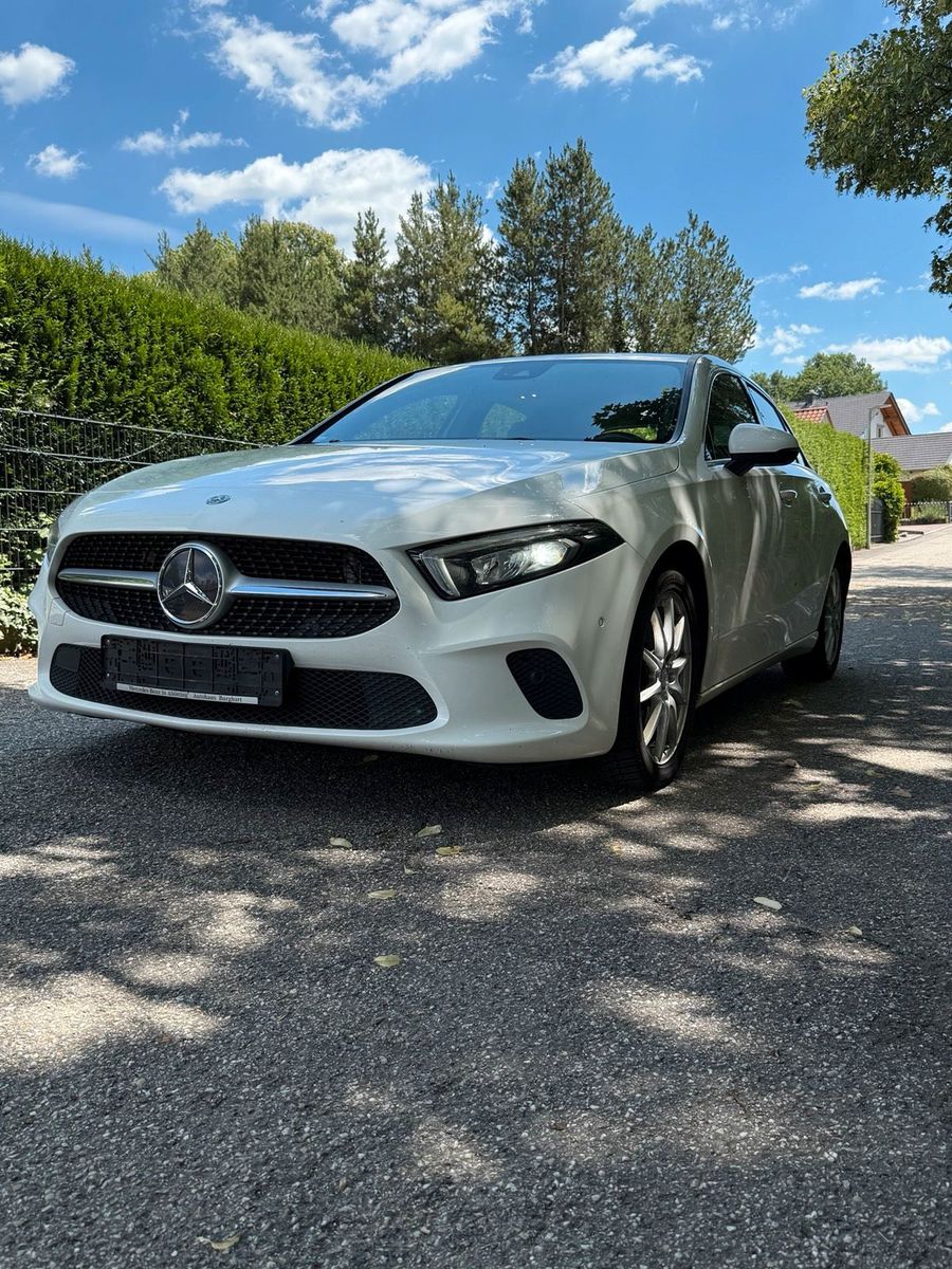 MERCEDES-BENZ Mercedes Benz A200 W177