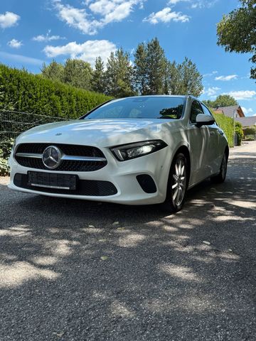 MERCEDES-BENZ Mercedes Benz A200 W177