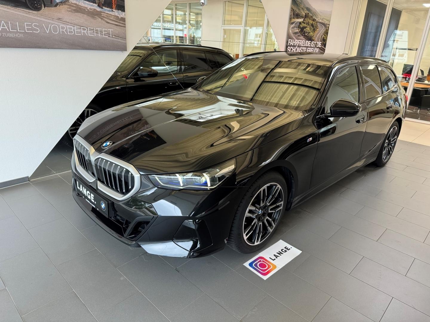 BMW 520 i MSPORT HEADUP+ANHÄNG.KUPPL.+STANDHZ.+PANO+