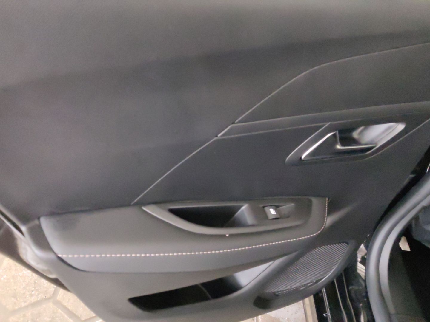 Peugeot 208 - Bild 25