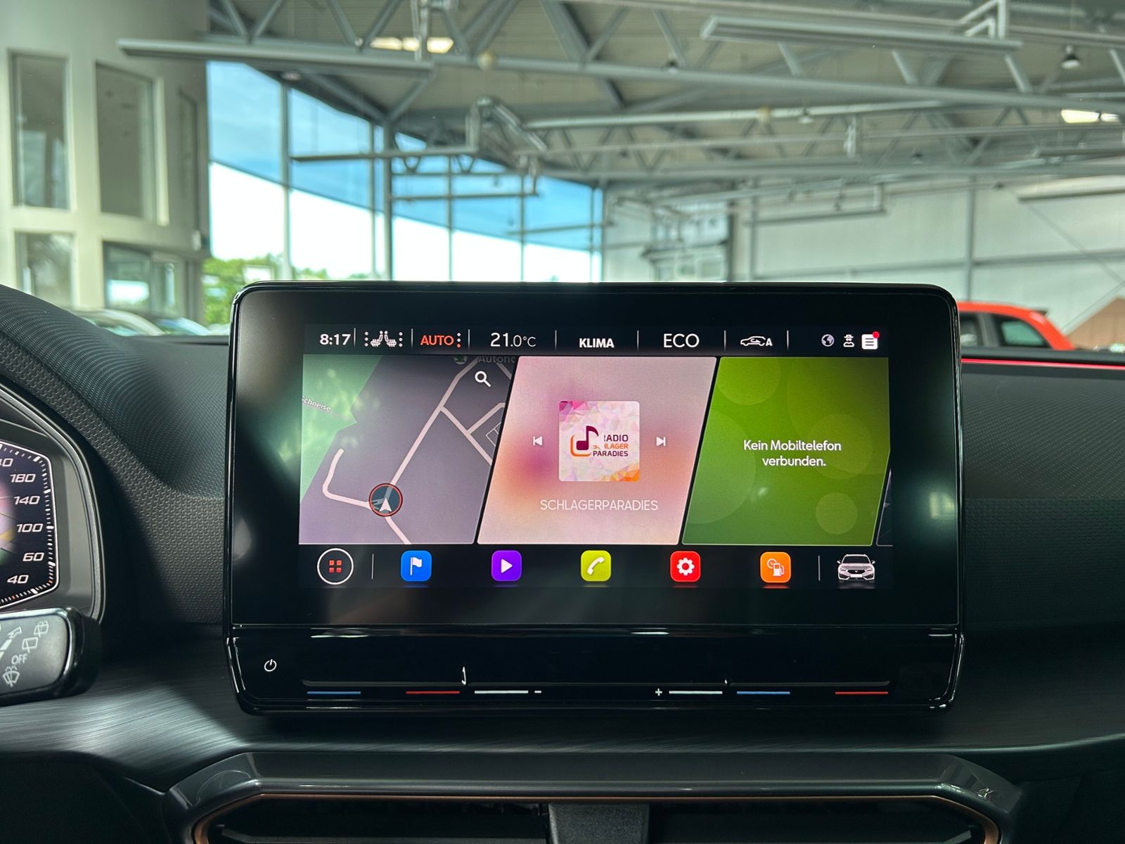 Fahrzeugabbildung CUPRA Leon Sportstourer VZ e-Hybrid NAV RFK SHZ 19"