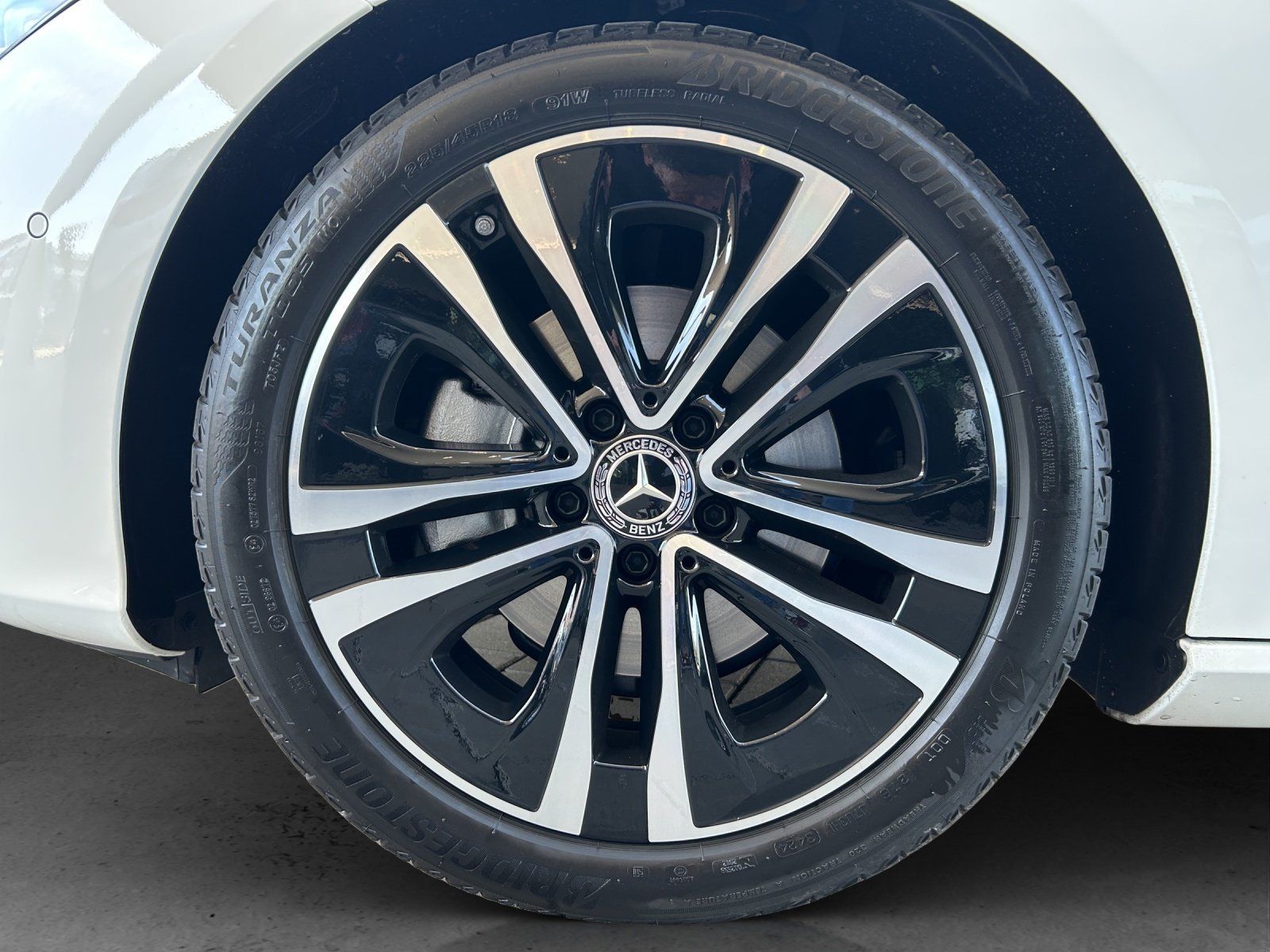 Fahrzeugabbildung Mercedes-Benz CLA 200 d SB Standhz AHK KeyGo MEMORY Multibeam