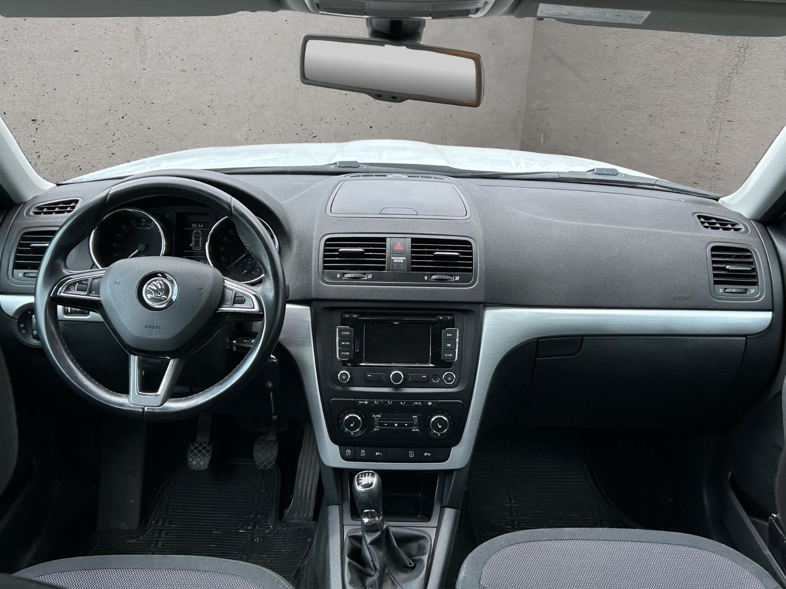Skoda Yeti Outdoor 2.0 TDI 140 ch • GPS • Park Assist • Attelage - Sièges chauffants - 1ère main