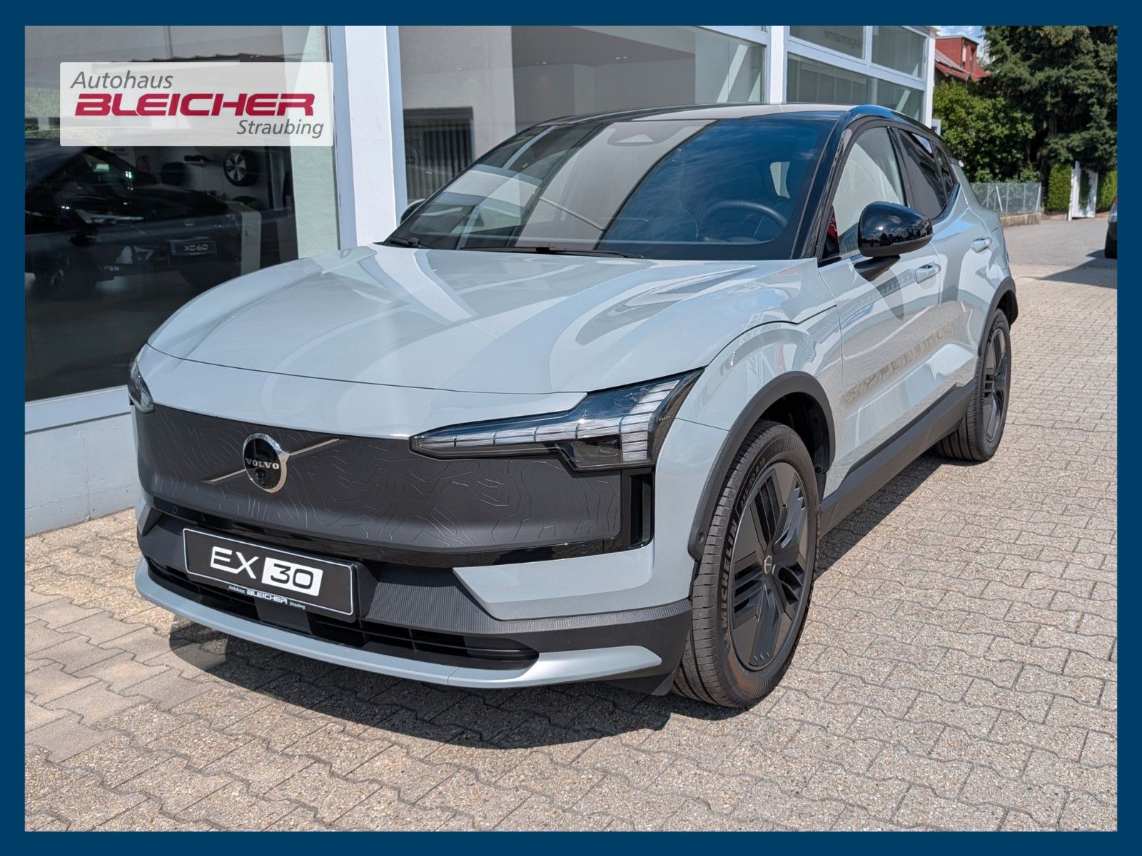 Fahrzeugabbildung Volvo EX30 CC Cross Country AWD | PANO | Performance