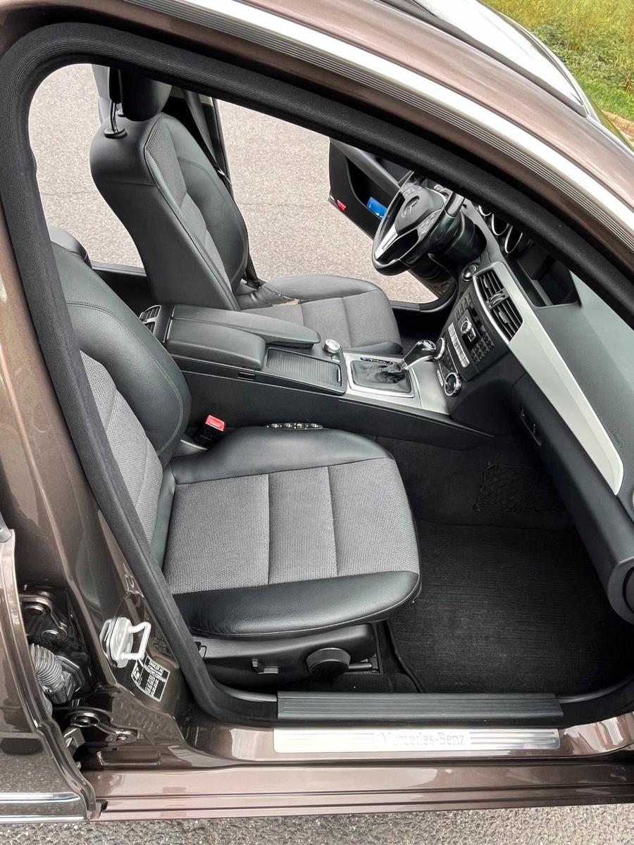 Mercedes-Benz 300 2012 — photo 12
