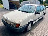 Volkswagen Vw Passat Kombi - Volkswagen Passat aus 1992: Kombi