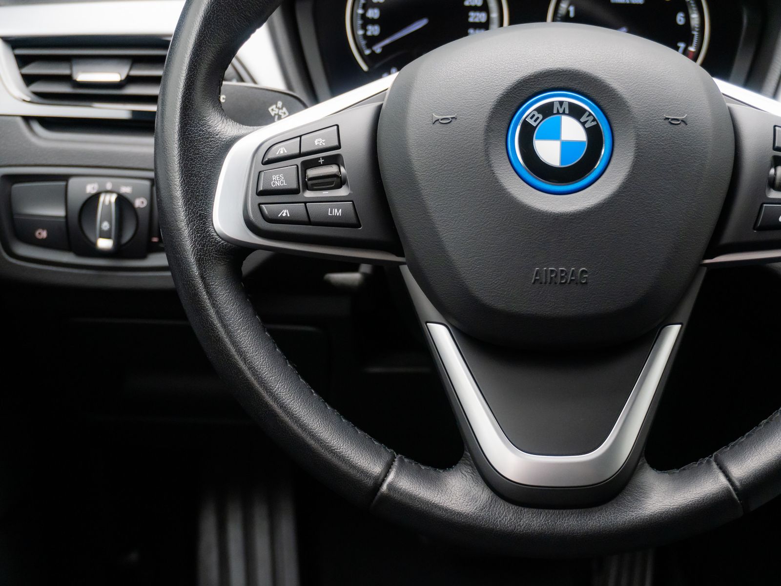 Fahrzeugabbildung BMW X1 xD25e Kamera HUD DAB Navi+ Stop&Go Komfort