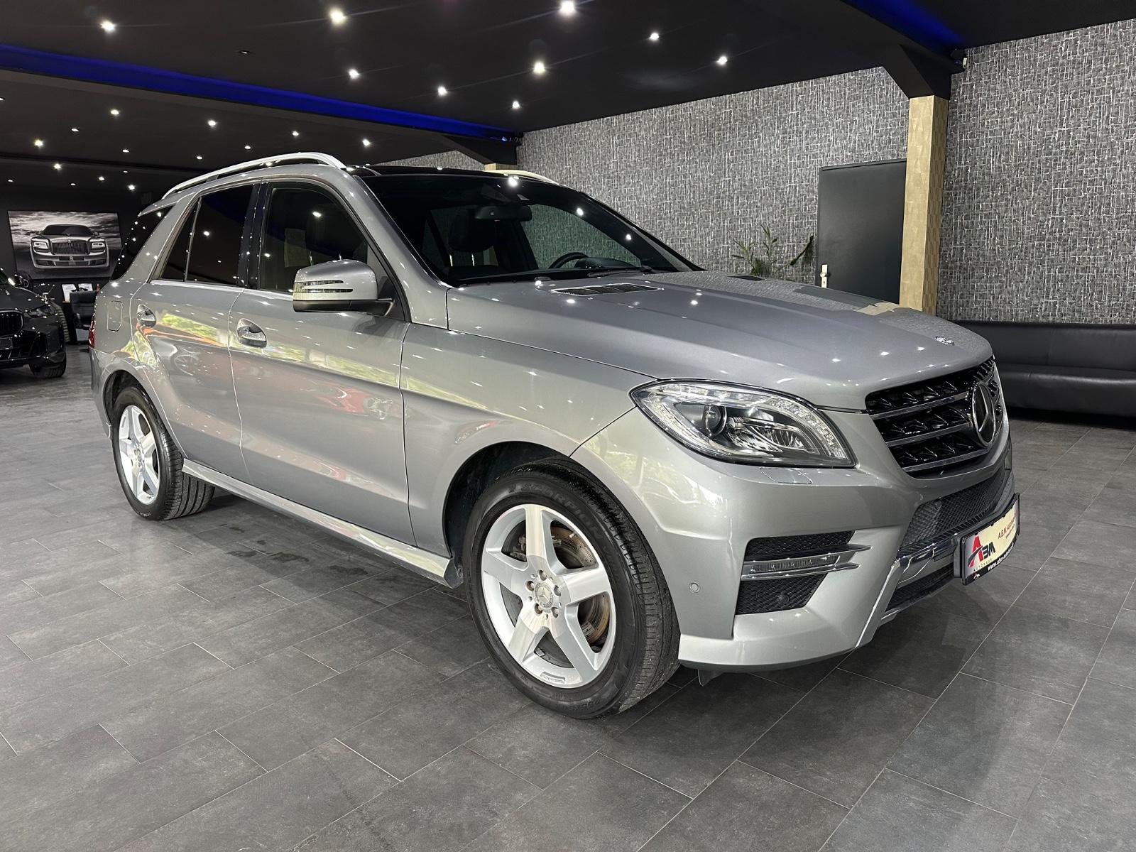 Mercedes-Benz ML 350 BlueTec 4Matic AMG Paket / Panorama/ EUR6