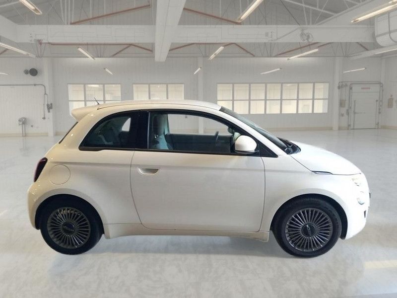 Fiat FIAT 500E ELETTRICA ICON + 3 PORTE BERLINA imagem 3