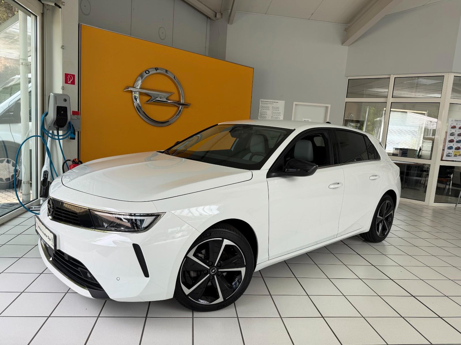 Opel Astra L Lim. 5-trg. Elegance Navi über Handy+LED