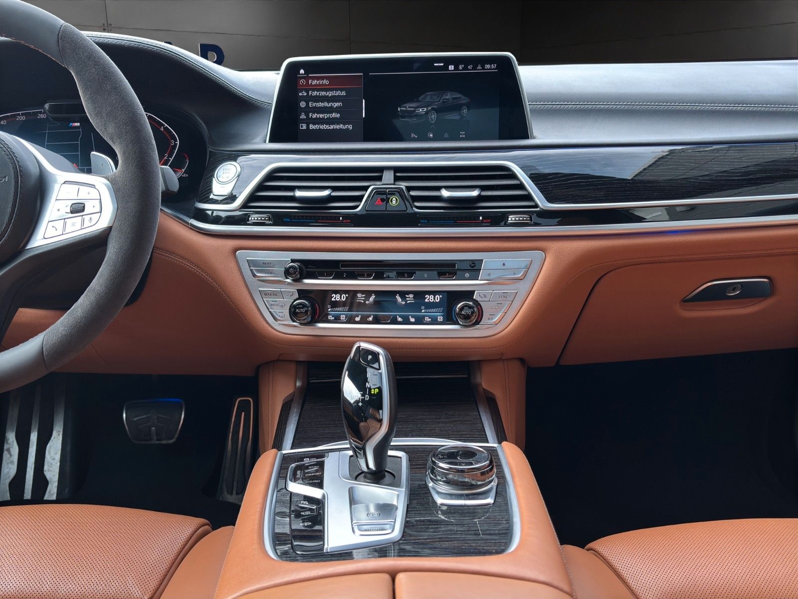 Fahrzeugabbildung BMW 750Li xDrive HUD/Skylounge/H&K/Massage/Luftf.