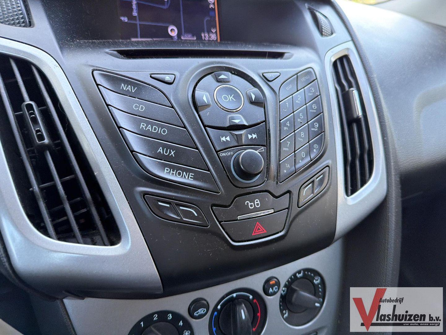 Ford Focus 2012 — photo 13