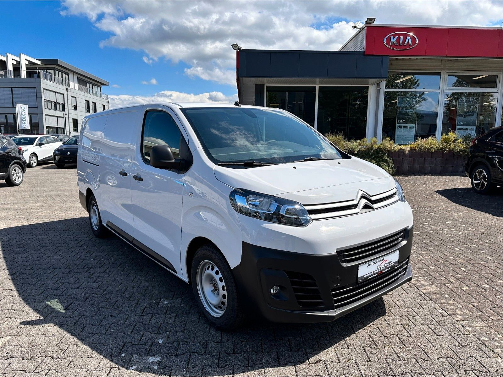 Fahrzeugabbildung Citroën e-Jumpy Kasten Club XL L3H1 75KWh