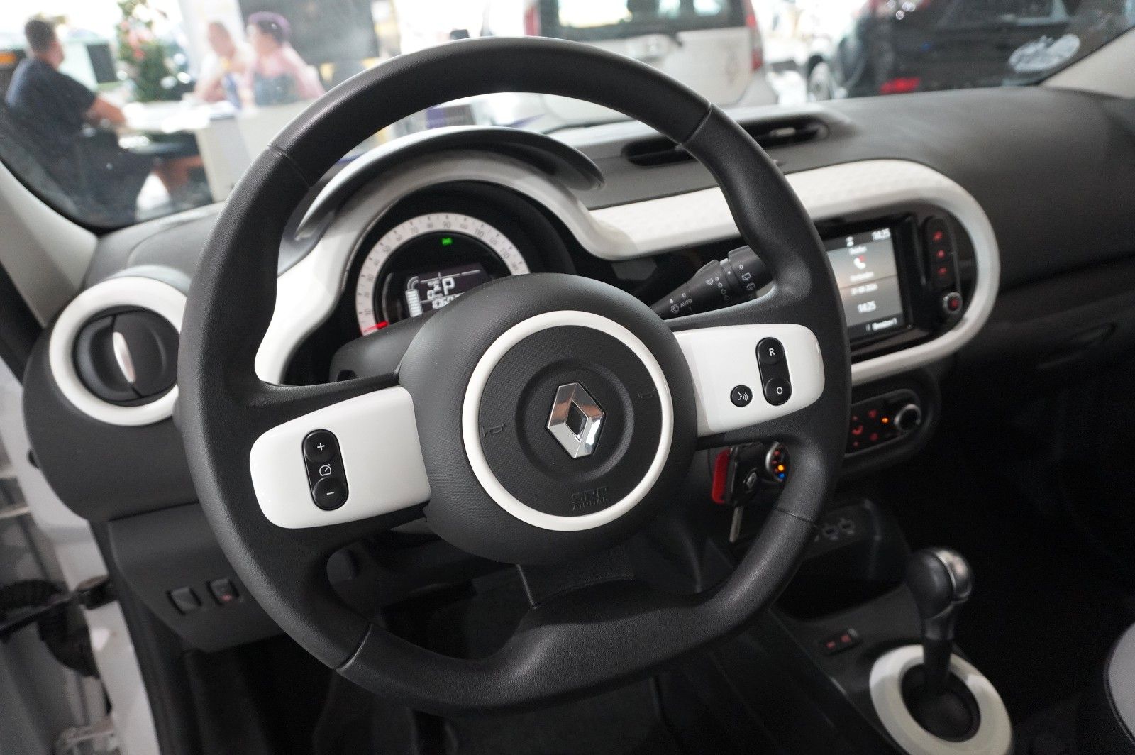 Fahrzeugabbildung Renault Twingo Equilibre Electric 22KWH NAVI/LED/DAB+