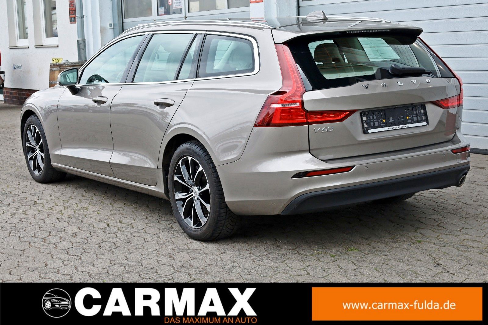 Fahrzeugabbildung Volvo V60 Kombi Momentum Pro T.Leder,Navi,LED,IntelliS