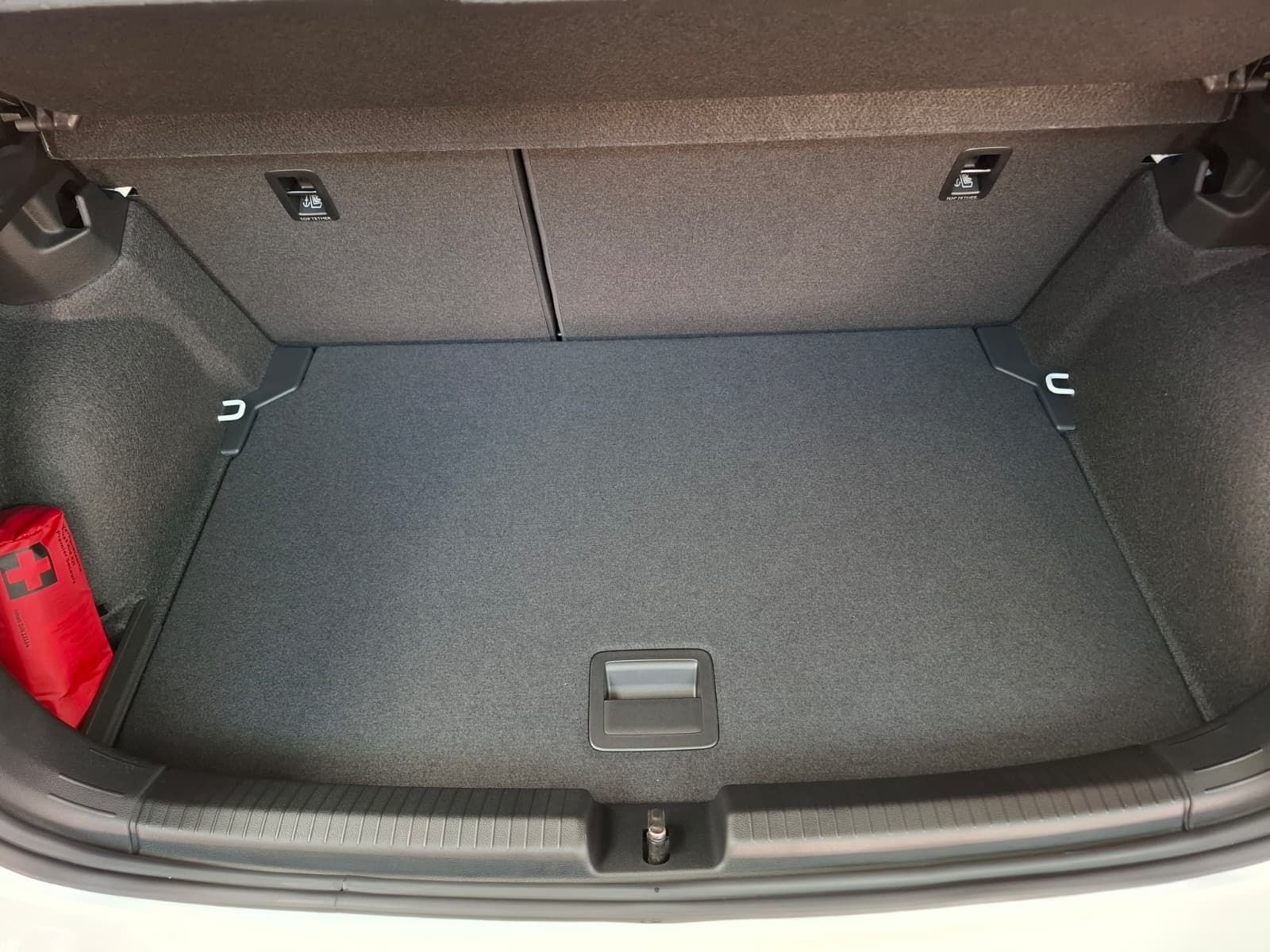 Fahrzeugabbildung Volkswagen Polo VI Energy 1.0 TSI +LED + ACC + TravelAssist