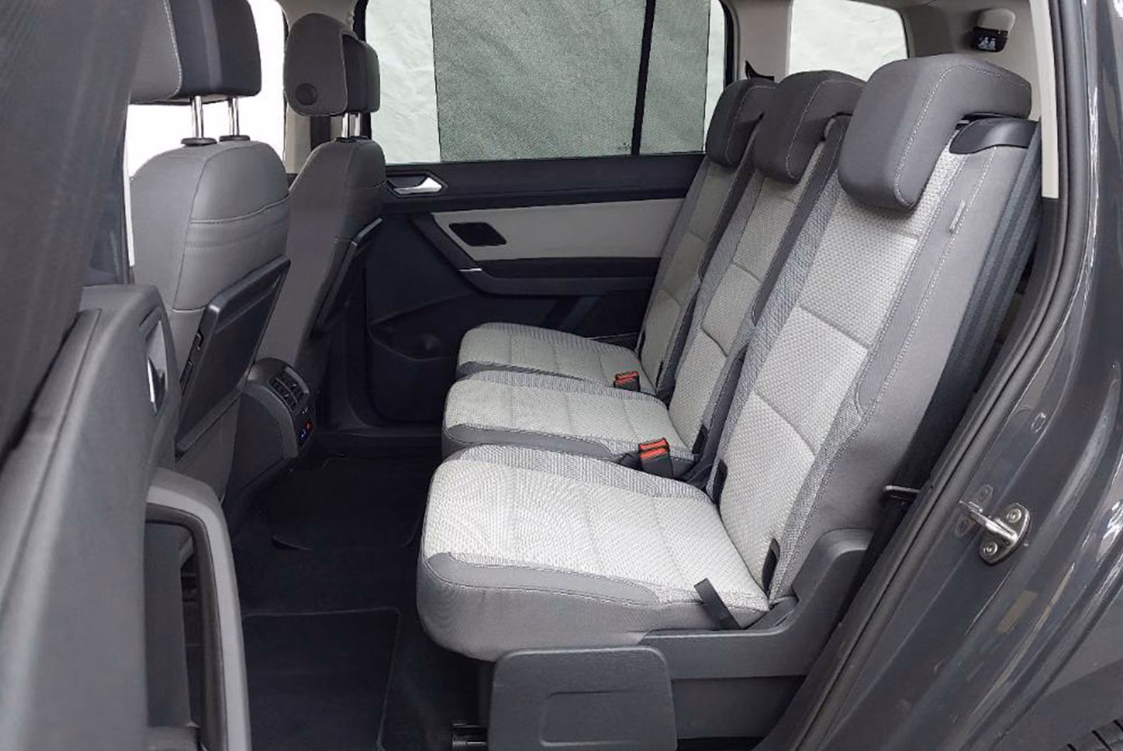 Volkswagen Touran 1,5 IQ.LIGHT+Kamera+Panorama+7-Sitzer+AHK, миниатюра 12