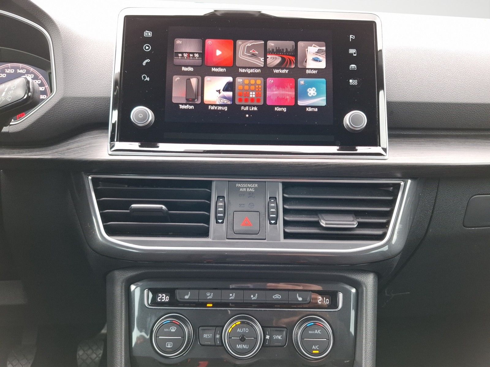 SEAT Tarraco 1.5 TSI Xcellence 7-SITZER / AHK / ACC / - Image 13