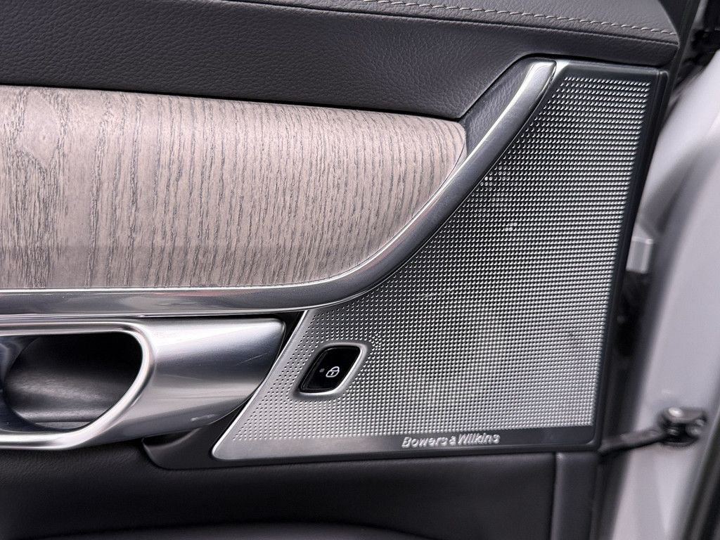 Volvo V90 T8 AWD Recharge Plug-In Hybrid Ultimate Dark foto 16