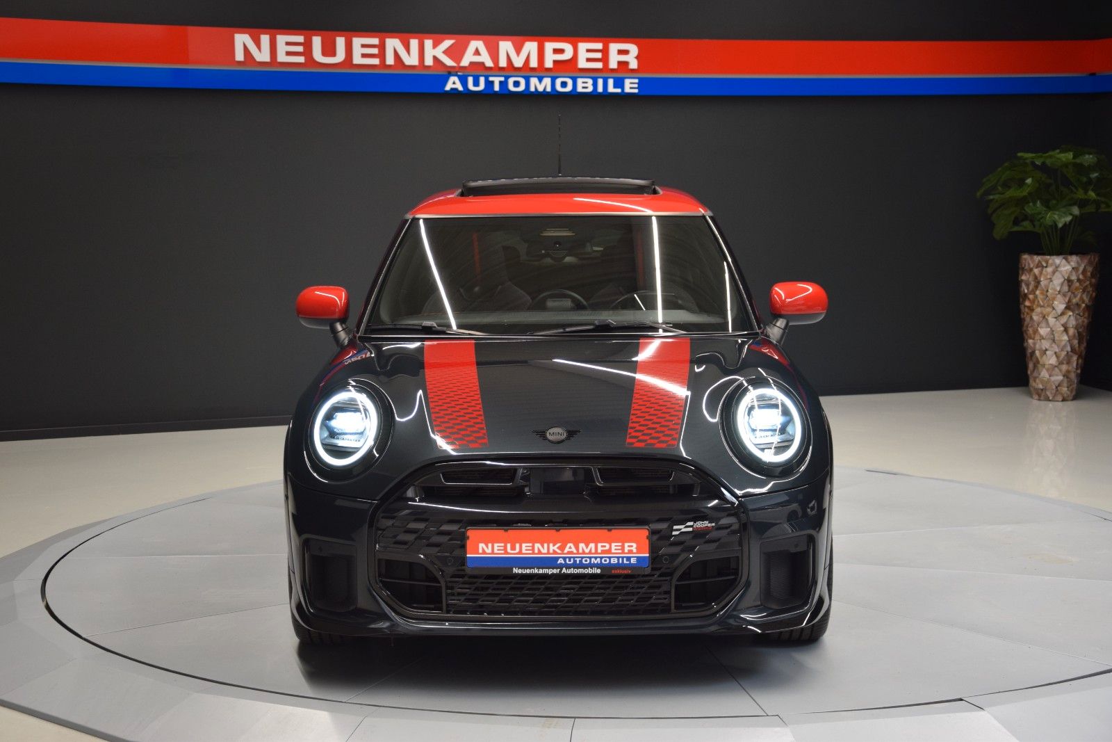 Fahrzeugabbildung MINI Cooper C John Cooper Works Trim L HuD Leder Ambi