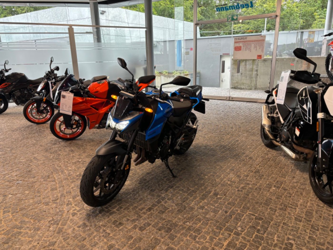 Fahrzeugabbildung Honda CB 750 Hornet 25 Honda Pakete verbaut, Schaltass