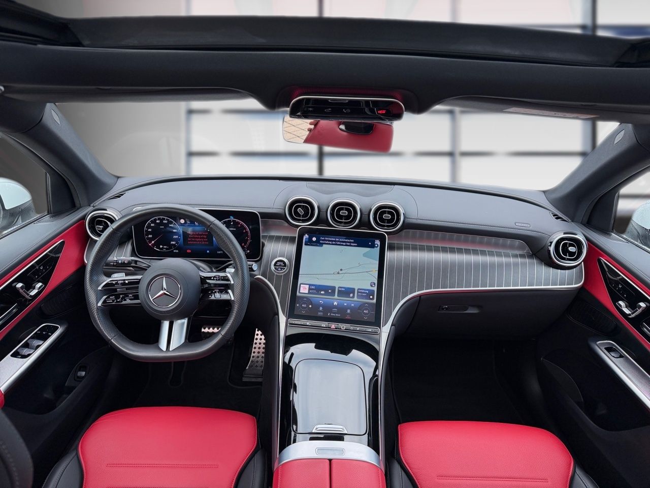 Fahrzeugabbildung Mercedes-Benz GLC 200 4M AMG+PANO+MEMORY+AMBIENTE+CARPLAY+TOTW