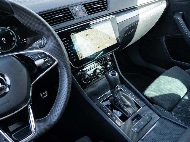 Superb Combi 1.4 iV Sportline DSG AHK+360°+DCC+P