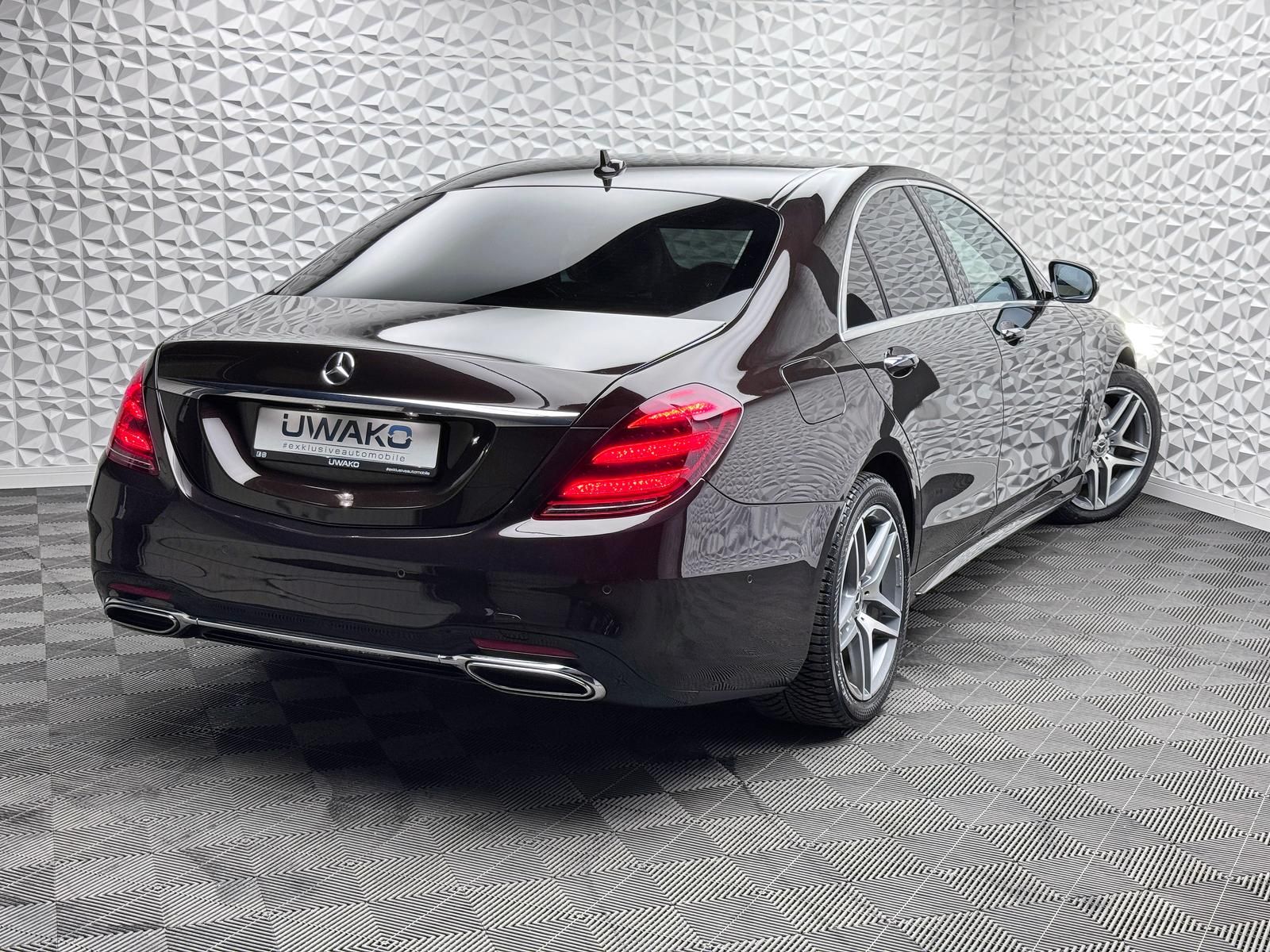 Fahrzeugabbildung Mercedes-Benz d AMG*4MATIC*LUFT*BURMESTER*STANDHEIZ*MASSAGE