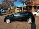 Mercedes-Benz A 200 d Urban | Top-Zustand | TÜV/Reifen NEU - Mercedes-Benz A 200 mit Diesel-Antrieb: Limousine