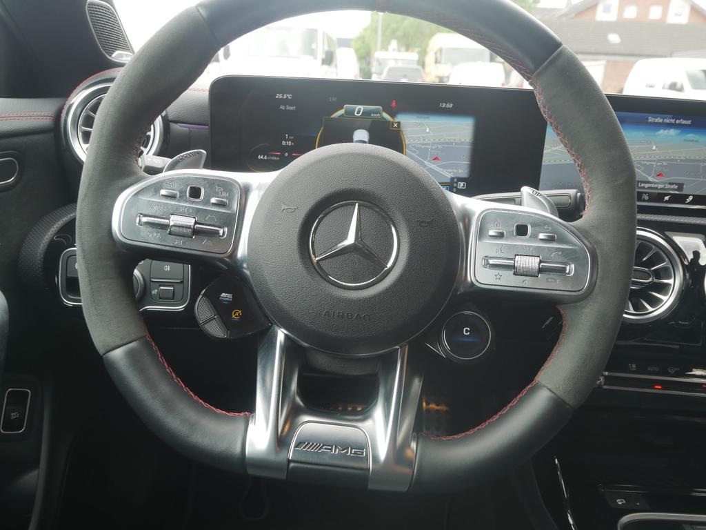 Mercedes-Benz CLA 45 AMG Shooting Brake