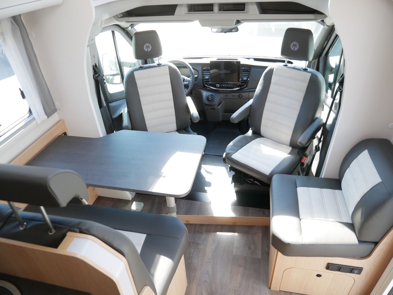 Fahrzeugabbildung Sunlight Adventure T Ford 680 Automatik, Xenon Scheinw.