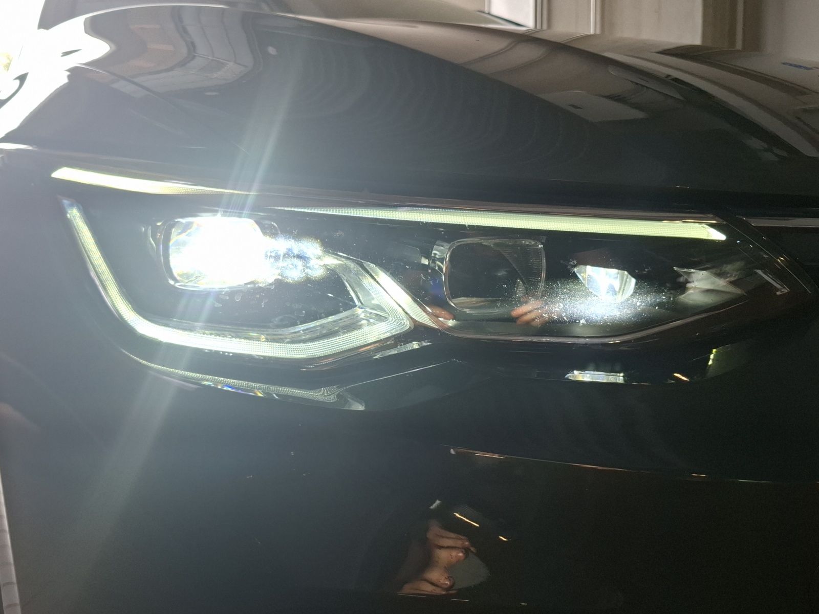 Fahrzeugabbildung Volkswagen Golf VIII Variant eTSI Life DSG LED+ Navi STHZ A