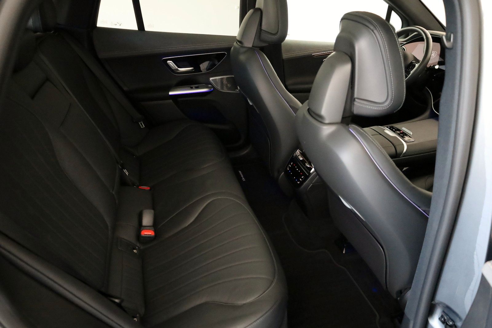 Fahrzeugabbildung Mercedes-Benz EQE 500 SUV 4M AMG Panorama,HUD,Wärmepumpe,360°K