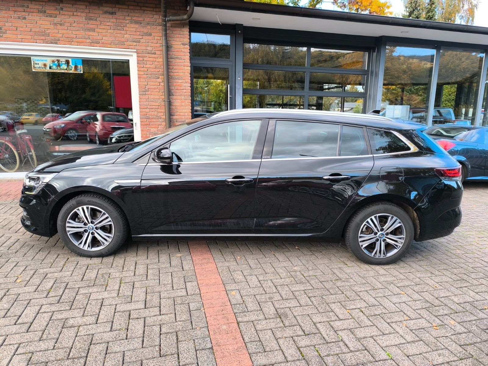 Renault Megane E-TECH intens imagem 3