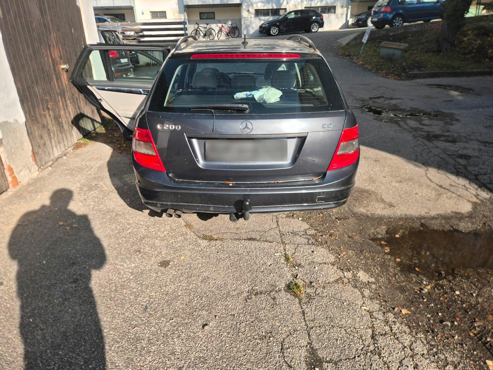 Mercedes-Benz C220 2010 — engine 136 HP (100kW)