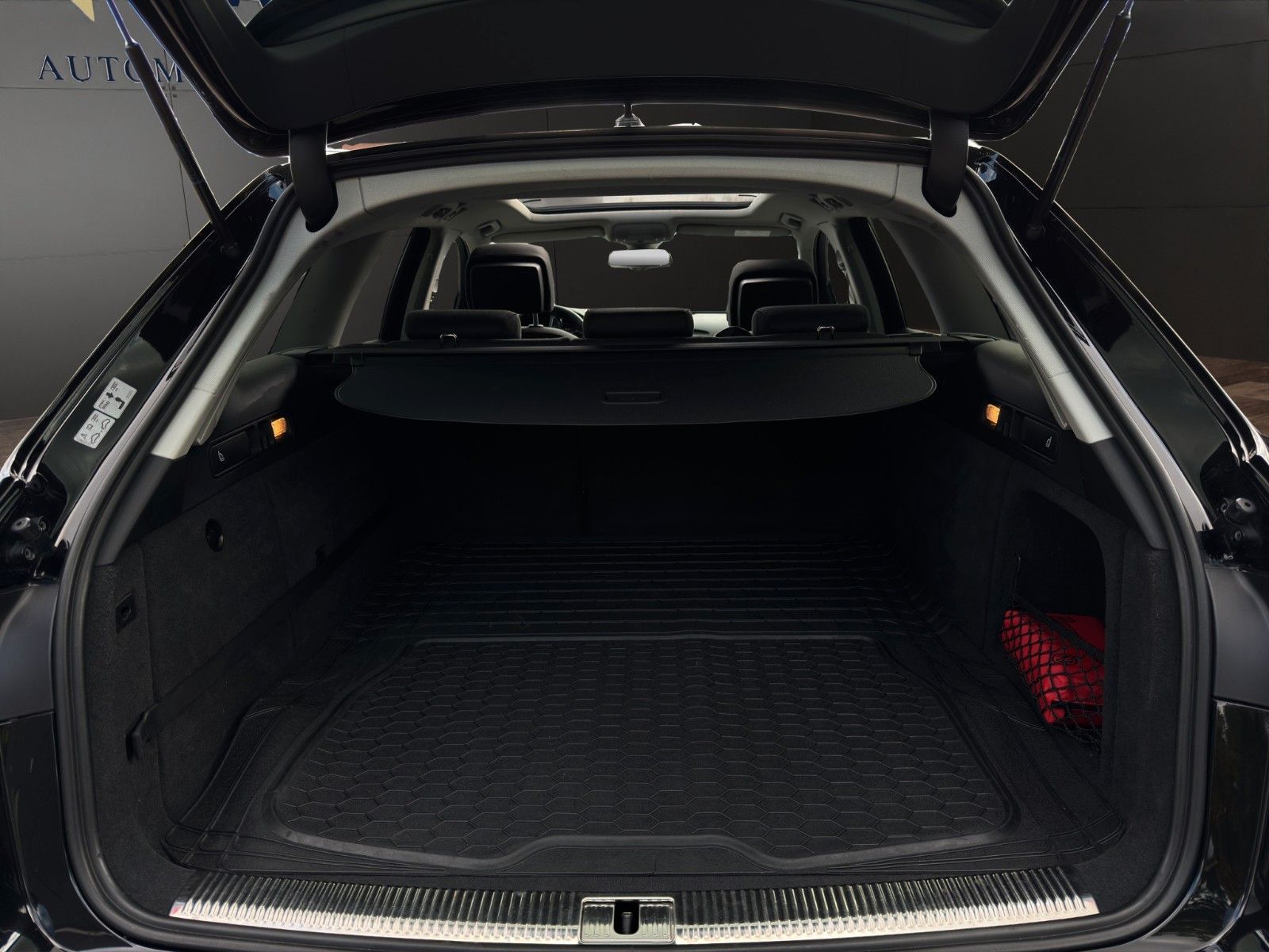 Fahrzeugabbildung Audi A6 Avant 2.0 TDI*ST-Heiz*S-Line*Pano*Head-Up*AHK