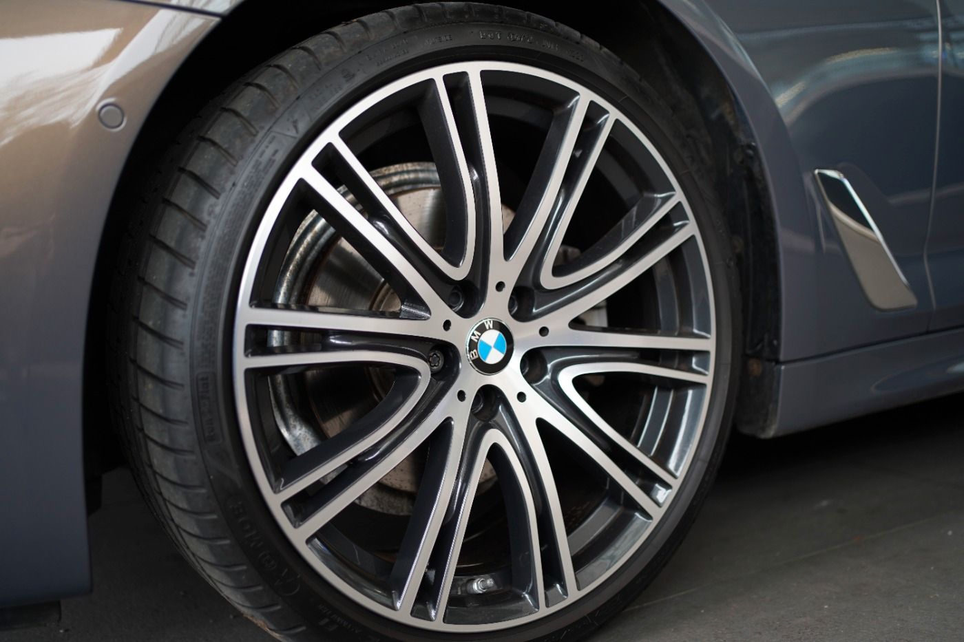 Fahrzeugabbildung BMW 520d xDrive M Sport +STHZG+20