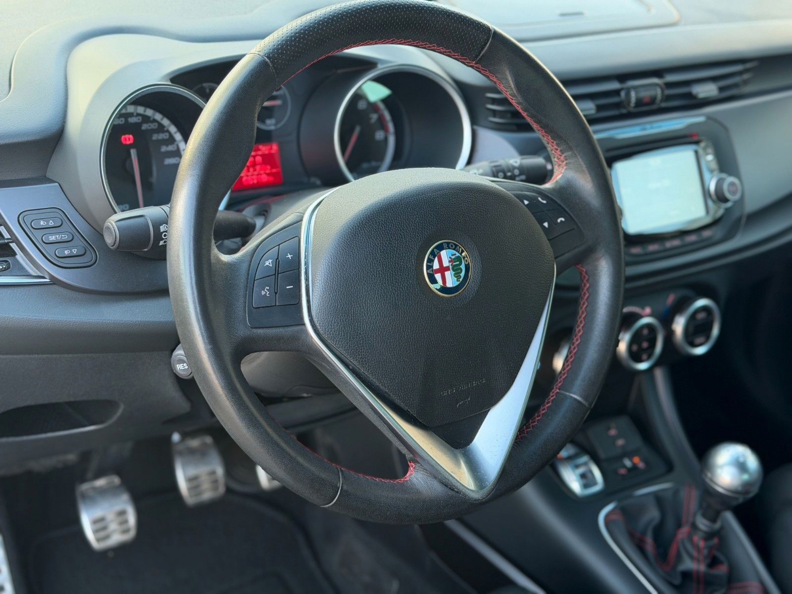 ALFA ROMEO Giulietta Giulietta Turismo LEDER/SHZ/PDC – Ansicht 22