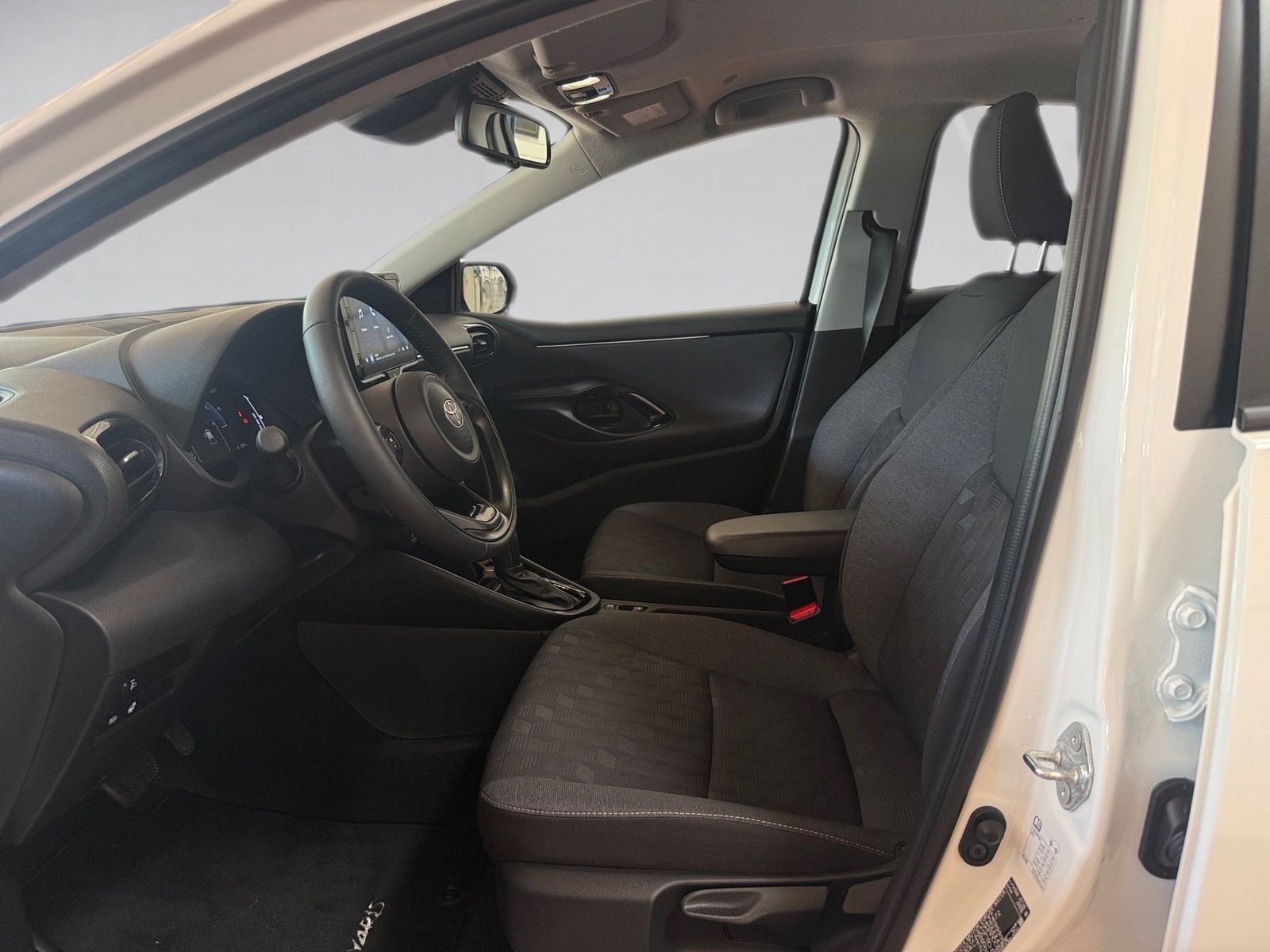 Fahrzeugabbildung Toyota Yaris 1.5 Teamplayer m. Comfort-Paket LED,SHZ,Ka